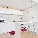 Guesthost - Piazza San Marco Flat דירה