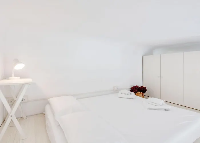 Apartment Guesthost - Piazza San Marco Flat Florenz
